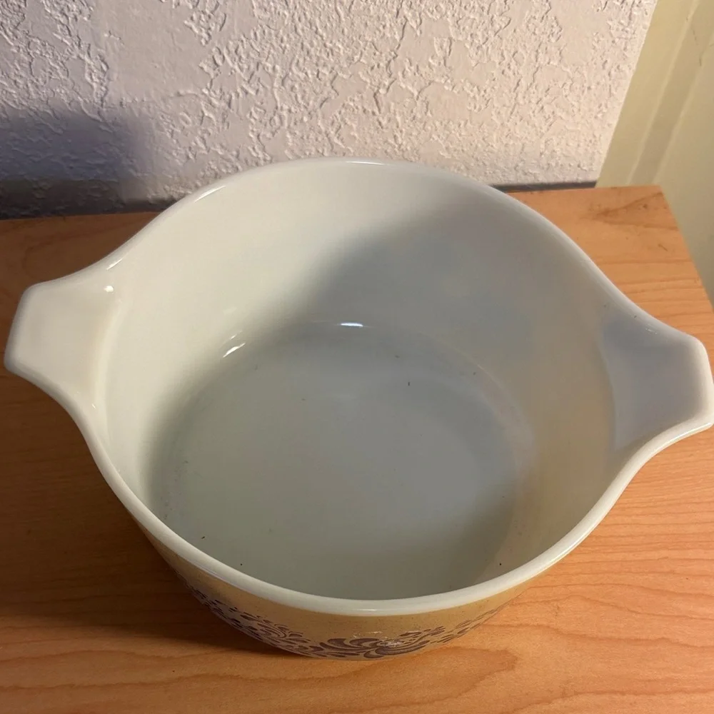 Vintage 1976 Pyrex Homestead 2.5 Qt Casserole Bowl 475-B Tan & Blue – Made in US